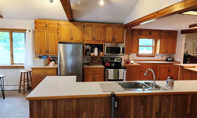 Alanson House | Spacious Family Farmhouse
