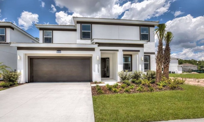 Bellavida House | Spacious & Family-Friendly 6BR Villa Near Disney Private Pool & Game Room!