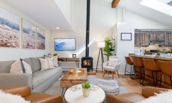 Telluride House | Spacious Family Friendly Mainstreet Townhome - Downtown Telluride
