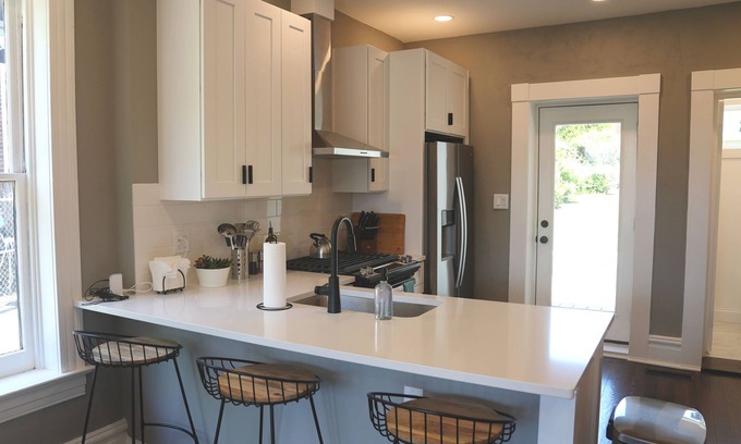Clayton-Tamm House | Spacious Family-Friendly stay steps from the St. Louis Zoo