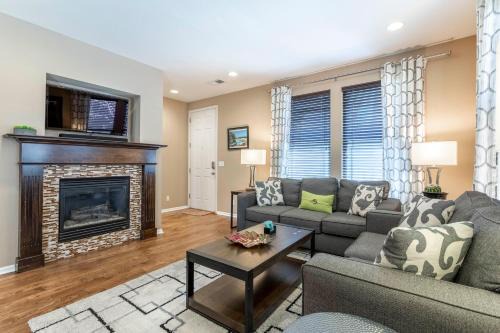 Stapleton House | Spacious Family Friendly Townhome in Central Park