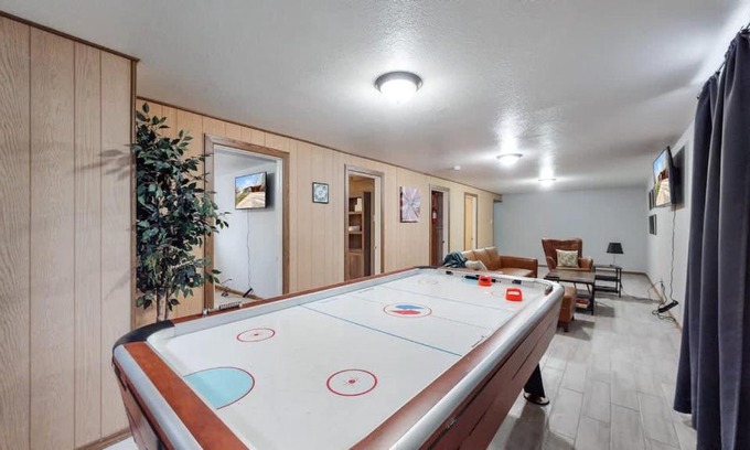 Dupont House | Spacious family home with Hockey Table & Huge Yard Escape