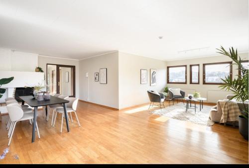 Baerum Municipality Apartment | Spacious family house with private garden 4 bedrooms