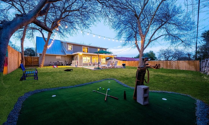 North San Antonio - SAT House | Spacious Family Oasis near Top City Attractions w/Pool, Gameroom, Putt Putt.