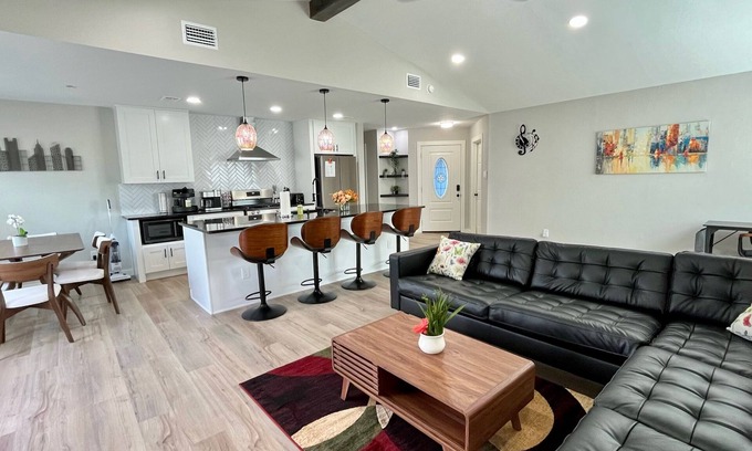 Cedar Park House | Spacious Family/Pet-Friendly Home + Attached Studio near Park and Community Pool