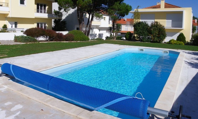Salir do Porto Villa | Spacious Family Villa with Communal Pool and Private Walled Gardens. Sleeps 8