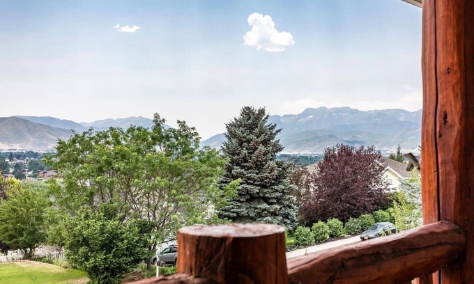 Heber House | Spacious Family Vacay w/views+Hot Tub=Core Memory