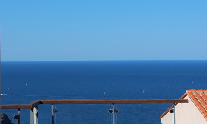 Cerbere Villa | Spacious family villa with lovely sea view and fantastic salt-water pool