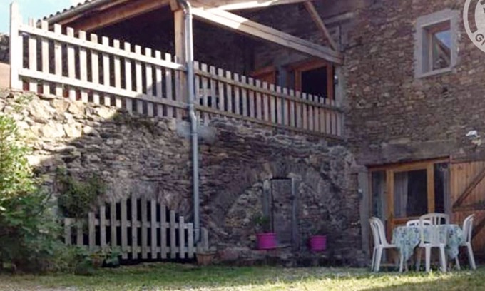 La Terrasse-sur-Dorlay Cottage | Spacious Countryside Gîtes - Sleeps 13 - Near Saint-Étienne, Ideal for Families & Friends