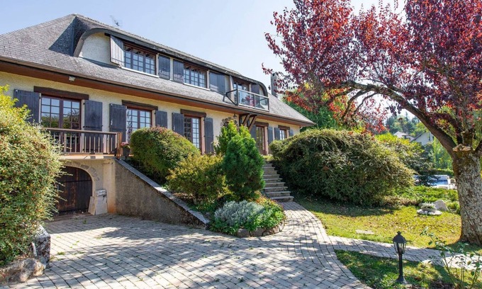 Menthon-Saint-Bernard House | Spacious Lake Annecy Villa - Delightful in Summer or Winter