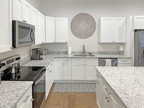 Loudon Apartment | Spacious Freshly Renovated Townhome- Scenic Side