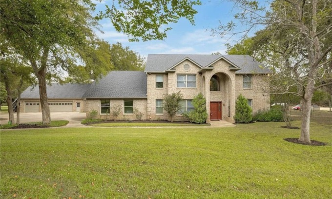 Leander House | Spacious, Getaway? 5 bedroom on 5 beautiful acres? Ask about our event hosting!