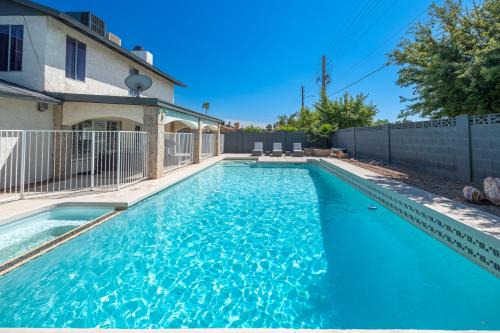 Peoria Ave Citizen's Group House | Spacious Glendale Home with Pool and Mountain Views!