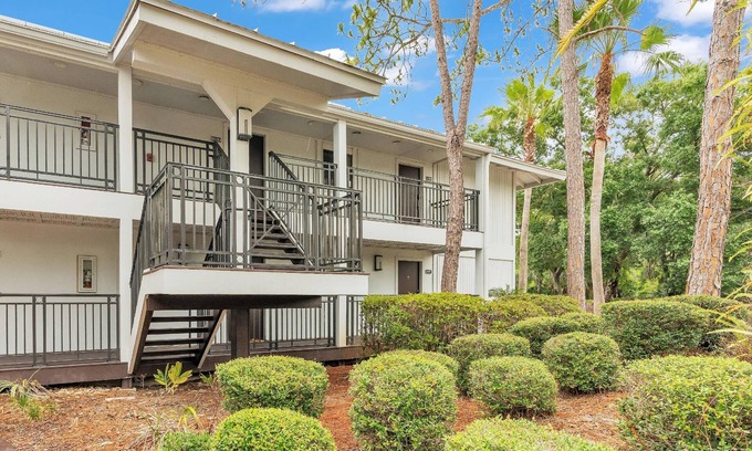 Wesley Chapel Condo | Spacious Golf & Tennis Condo w/Stunning Views, Patio, Full Kitchen & More – Perfect for Relaxation!