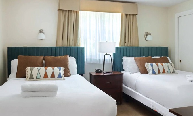 Beverly Hotel | Spacious Good-Value Accommodation | w/Full Kitchen & Minutes to Peabody Museum