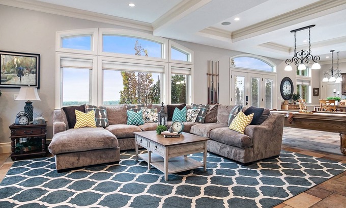 Cedar Hills Apartment | Spacious Ground Level Basement w/ Breathtaking Views of Utah Valley, Pool Table, Free Ski Rental
