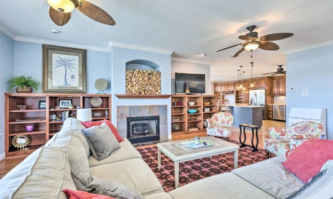 Oak House | Spacious Gulf Shores Home Private Pool and Deck!