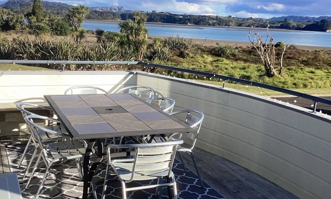 Ohope House | Spacious Harbourside Luxury