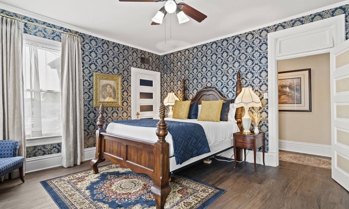 Springfield Apartment | Spacious Historic Escape | 4BR Luxury | Walk to Downtown & Landmarks