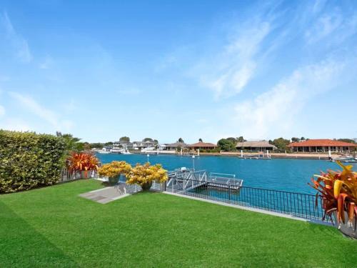 Banksia Beach House | Spacious Holiday Unit on Canal at Banksia Beach