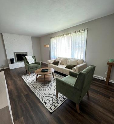 Marshall House | Spacious home, 5 mins to Missouri Valley College
