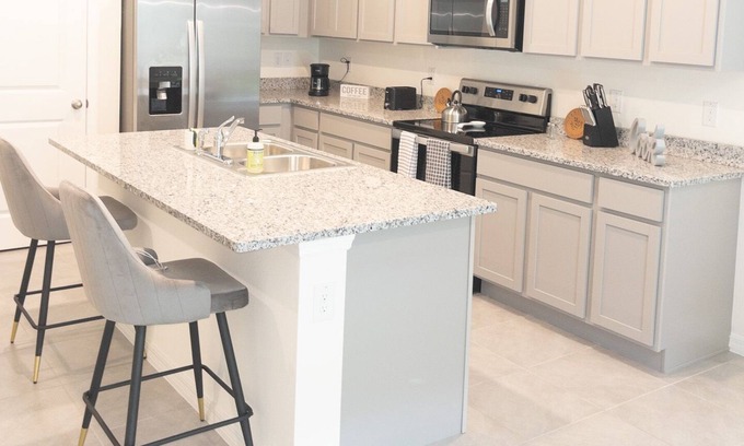 Wesley Chapel House | Spacious Home ★ Gym & Pool ★ Near Amusement Parks