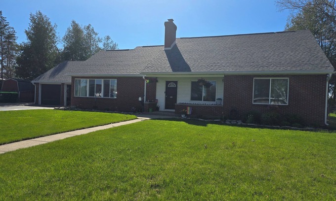 Cheboygan House | Spacious home in a convenient location to downtown and boat launch!
