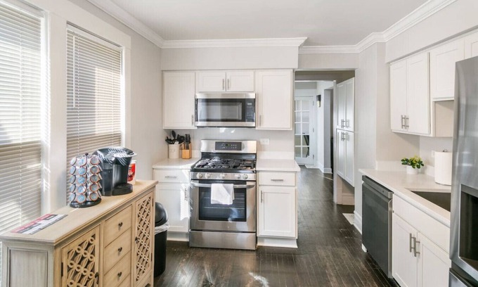 Libertyville House | Spacious Home in DT Libertyville Near Naval Base