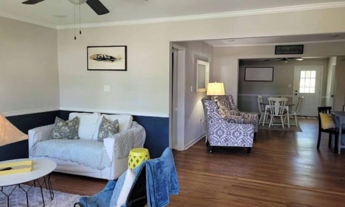 Newnan House | Spacious home in Historic Newnan