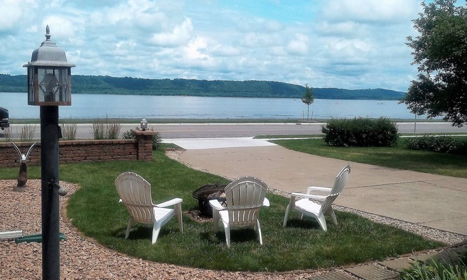 Lake City House | Spacious Home In Lake City, MN With "Dramatic Views" Of Lake Pepin!