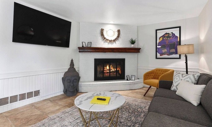 Olathe House | Spacious Home Mins from KC King Beds Explore