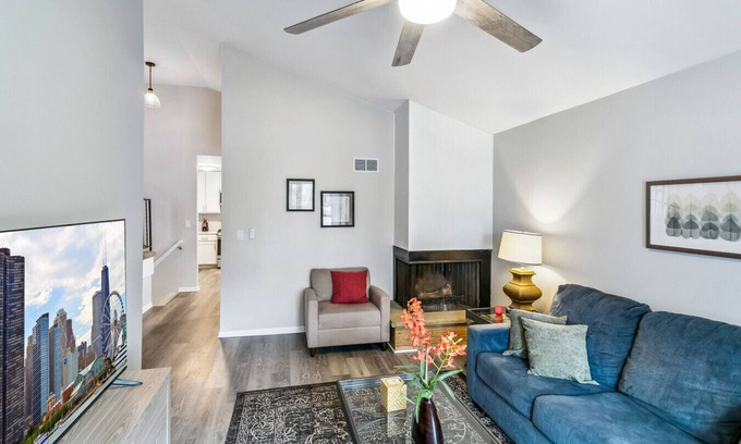 Libertyville House | Spacious home near DT Libertyville w/Rec Room!