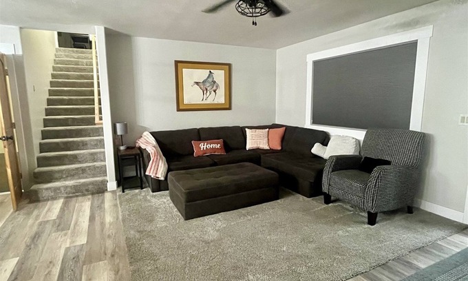 Show Low House | Spacious Home with Hot Tub