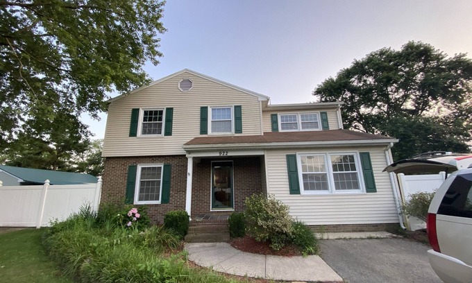 Salisbury House | Spacious home with private pool & game room. Sleeps 15. Close to Ocean City.