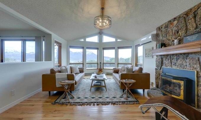 Hotchkiss House | Spacious Hotchkiss Home with Stunning Mountain Views