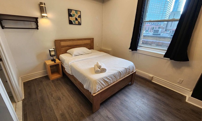 Quartier des Spectacles Hotel | Spacious hotel room AAA location, sleep 2