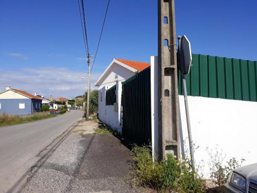 Mafra House | Spacious House in Encarnação with Garden & Terrace