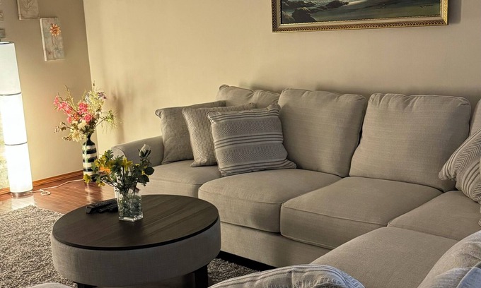 Fort Gary House | Spacious House in Winnipegn5 bads 3 rooms 10 guests