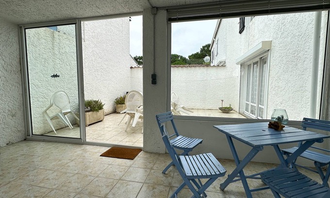 La Palmyre House | Spacious house near the sea with parking, 10 pers