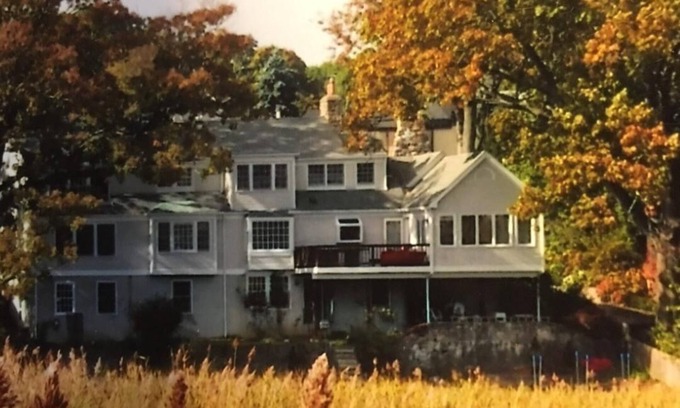 Mamaroneck House | Spacious House Next To Nature Preserve Adjacent To Long Island Sound