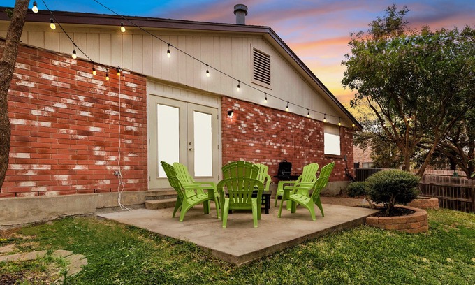 Heritage House | Spacious house w/Gameroom/BBQ/Firepit Next SeaWorld & Lackland AFB