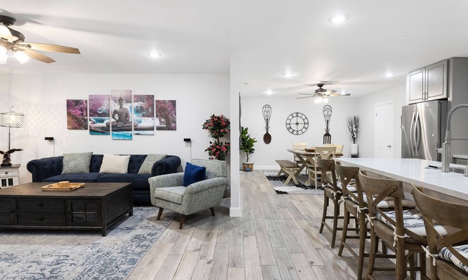 Cox Heights House | Spacious house w/hot tub/Lawn/Fire pit - mins to old town/ASU. Pet Friendly!