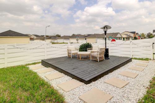 Central Southwest House | Spacious Houston Home with Private Yard and Fire Pit!