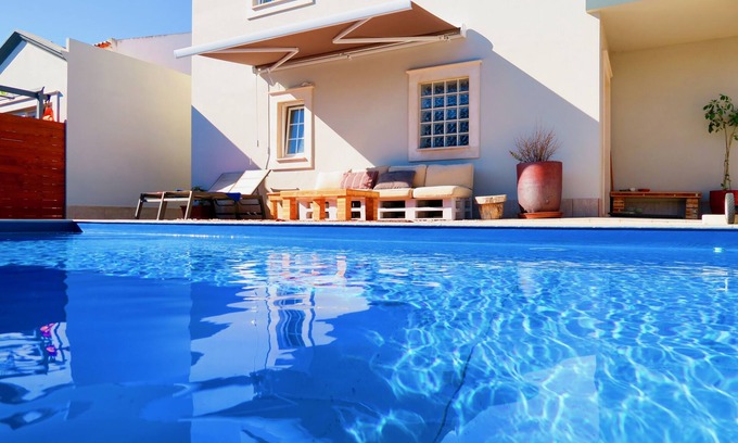 Atouguia da Baleia House | Spacious, Insta-worthy Villa, Private Pool, Garden