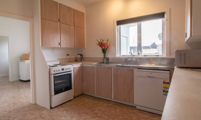 Rewa House | SPACIOUS IN STRANDON GREAT VALUE FOR A FAMILY