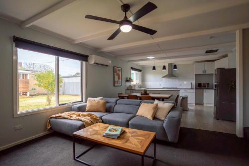 Kerang Apartment | Spacious Kerang Retreat - Stylish & Cosy