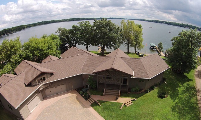 Annandale Cabin | Spacious Lake Home on Beautiful Cedar Lake