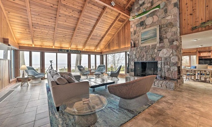 Lake Leelanau House | Spacious Lake Leelanau Home on Lake Michigan!