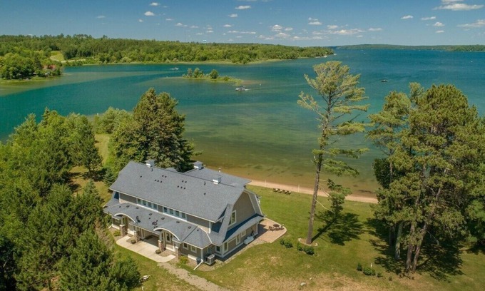Walker Condo | Spacious Lakefront duplex on Leech Lake with beautiful views! #206