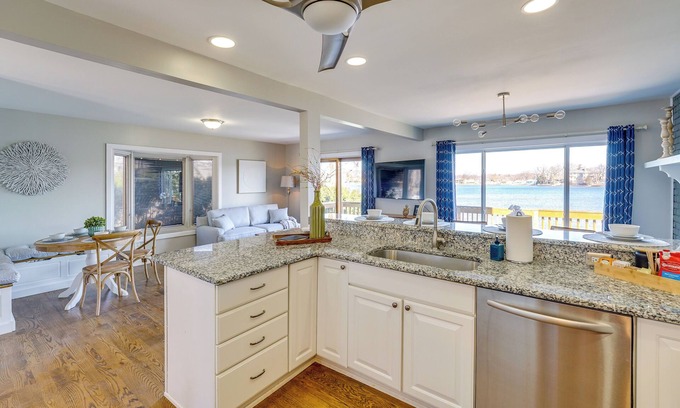 White Lake Cottage | Spacious Lakefront Home in White Lake w/Hot Tub!